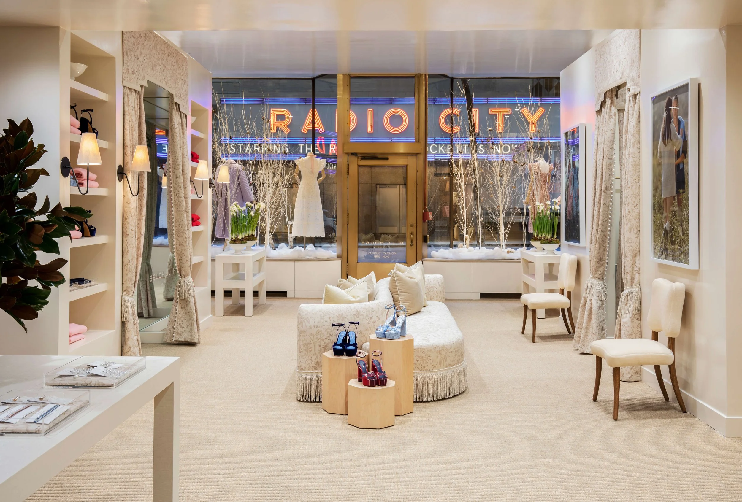 house on the hill 2025s/s Tシャツ Tile 80 Hill House Home Store, Rockefeller Center — CeCe Barfield Inc.